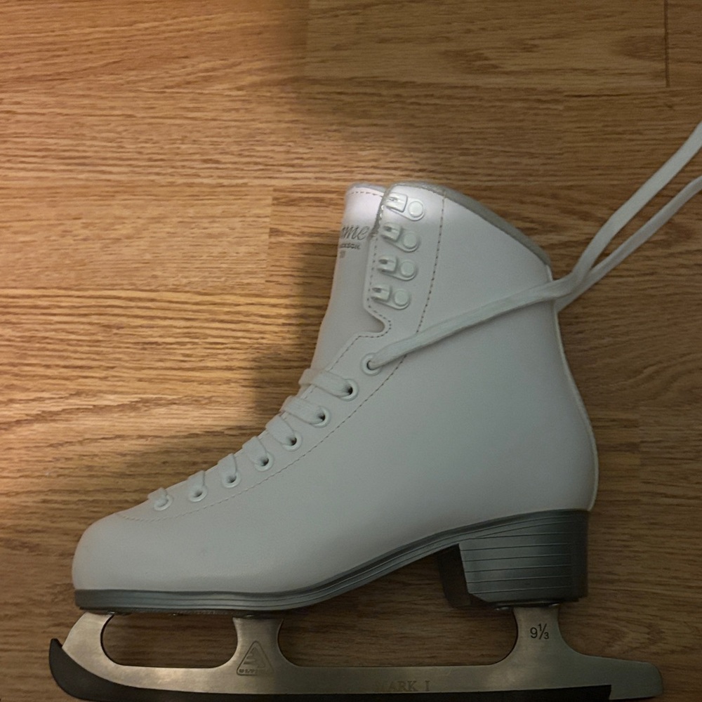 Women's White Ice Skating Boots